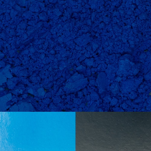 Vibrant blue pigment powder ideal for artistic projects and creative applications.